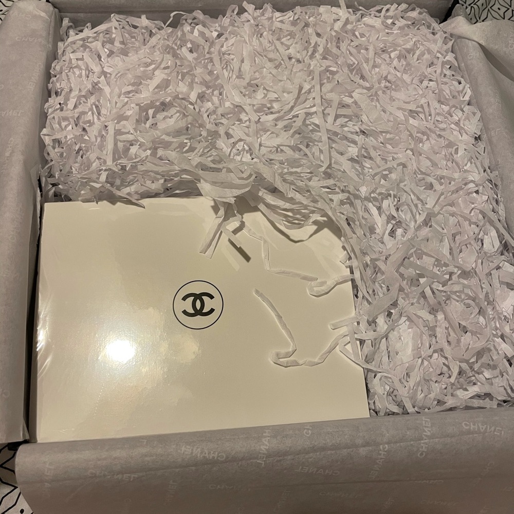 CHANEL Extra Soft Cotton Pads